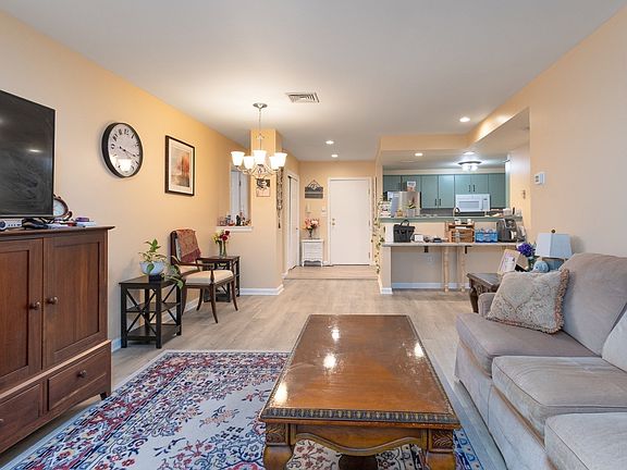 3rd image of 770 Salisbury St APT 511