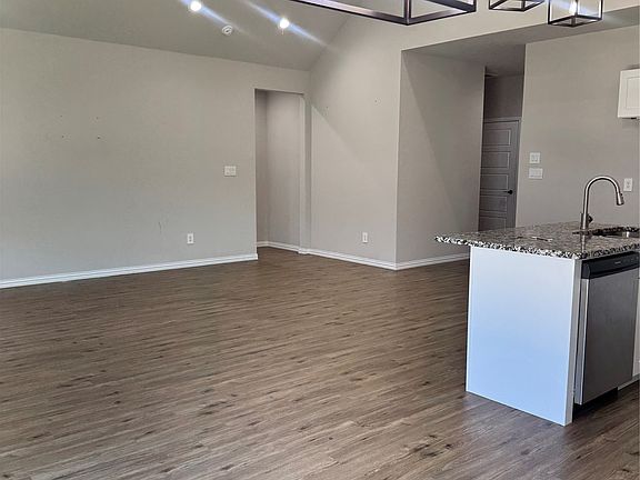 5th image of 133 Magnolia Estates St