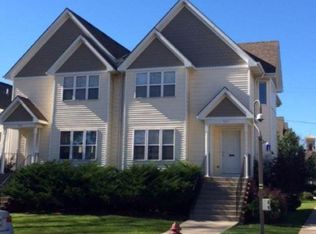 967 N 15th St, Milwaukee, WI 53233