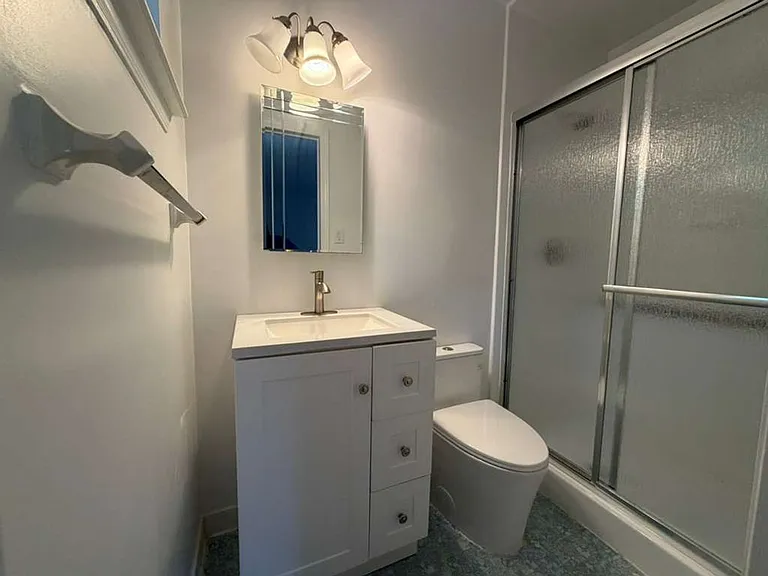 4 Greentree Dr — Photo 17
