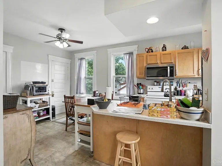 4002 Floral Ave #4002 — Photo 4