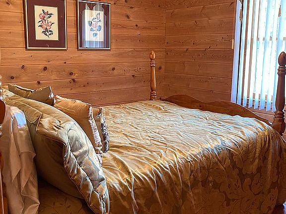 Guest queen bedroom 