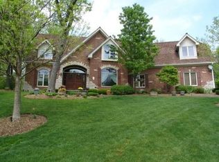 4 Arcadia Ct, Burr Ridge, IL 60527