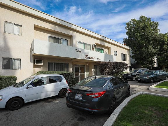 3rd image of 14211 Dickens St APT 6