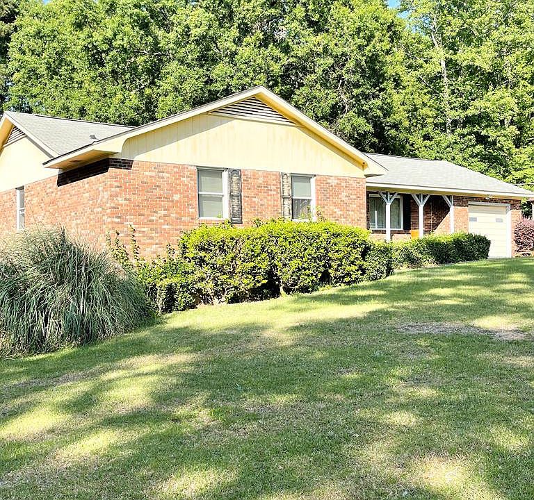 1st image of 492 Lakewood Drive NE