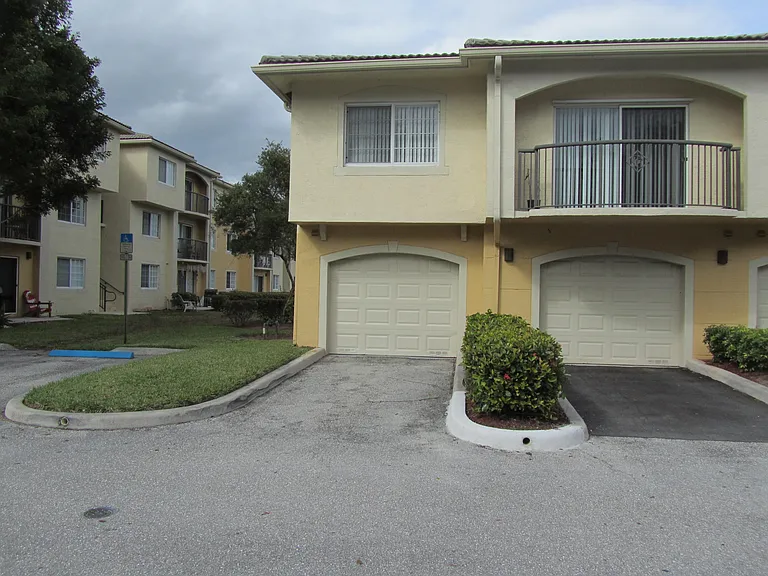 700 Crestwood Ct S #704 — Photo 26