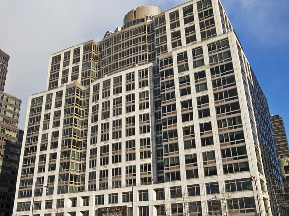 120 Riverside Boulevard image 9 of 12