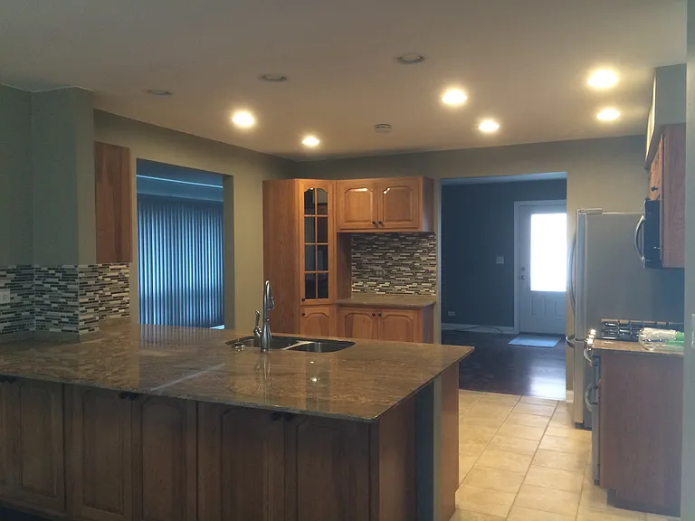 2241 Lee St — Photo 8