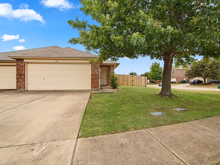 500 Canvas Ct — Photo 1