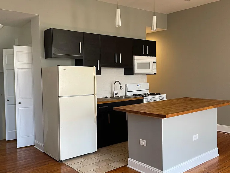 1604 Bolton St #2R — Photo 14