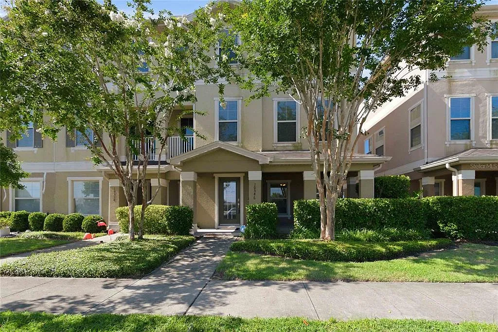 3 bed, 4.0 bath, 2356 sqft, $2,650 — Photo 1
