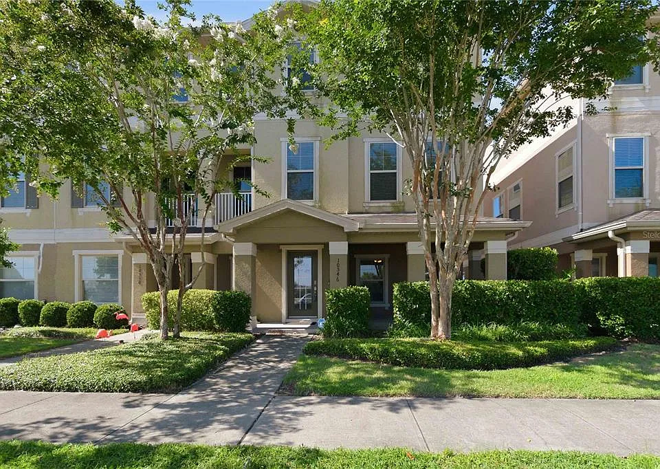 10546 Green Ivy Ln
