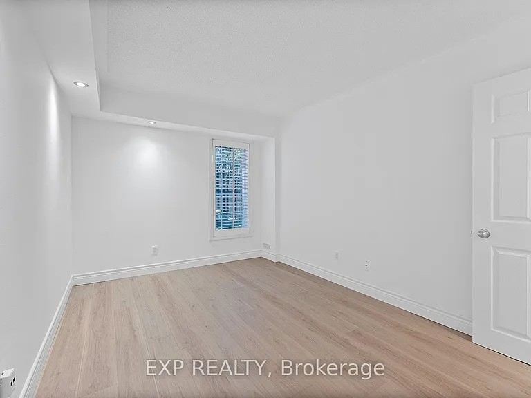 12 B Portland St #Townhouse B — Photo 16