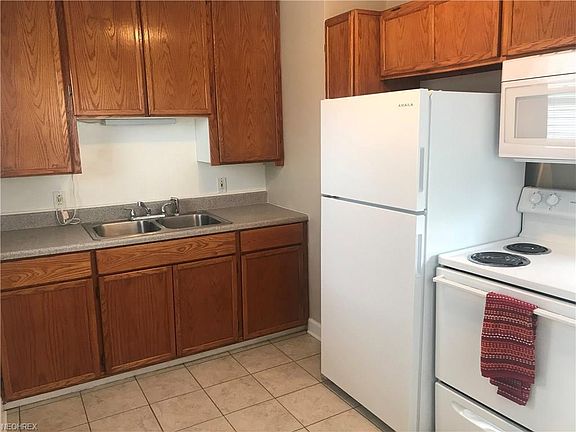 2nd image of 839 Washington Ave