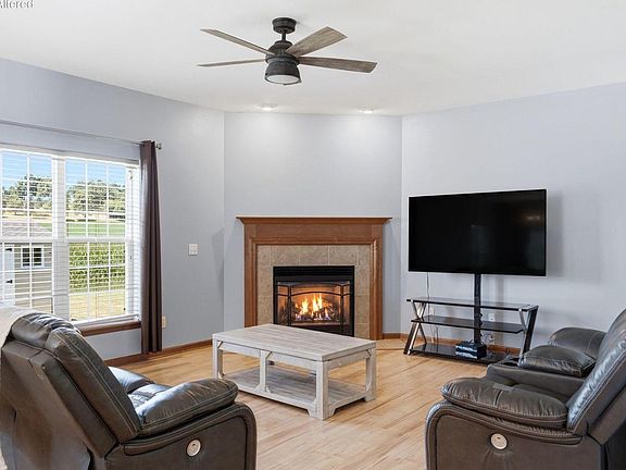 5th image of 3830 Creekside DRIVE