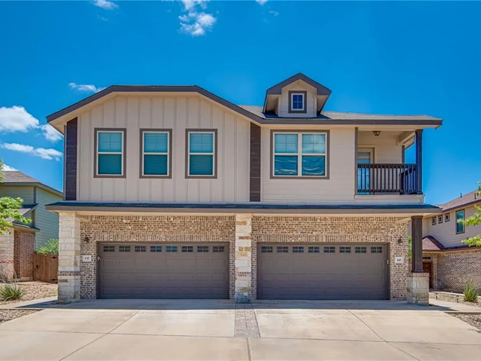 137 Lakeview Ct