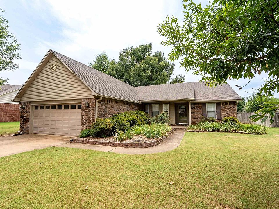 1st image of 207 Crain Dr