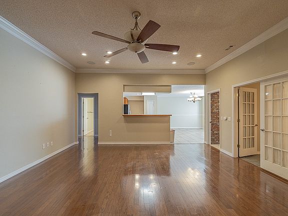 4th image of 249 Wedgeview Dr