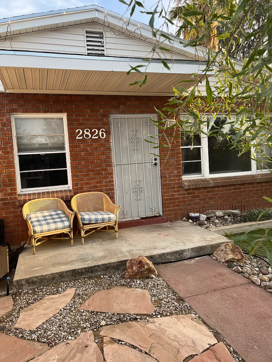Building Photo - 2826 E Elm St