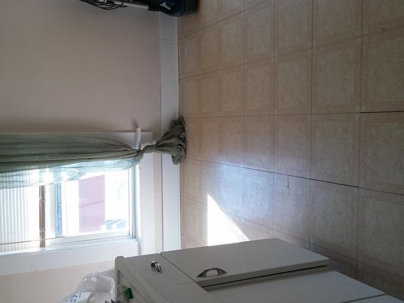 5th image of 430 E 33rd St #2