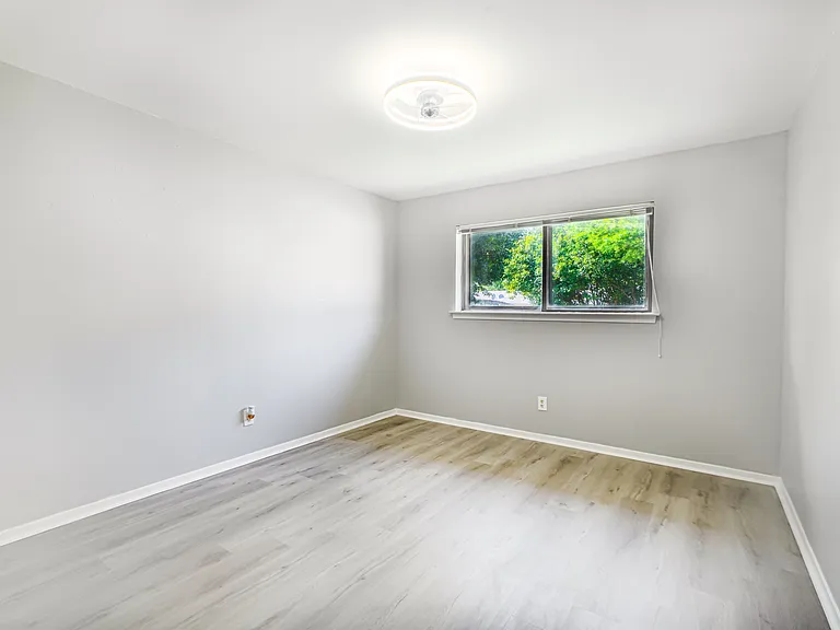 1506 Trowbridge St — Photo 14