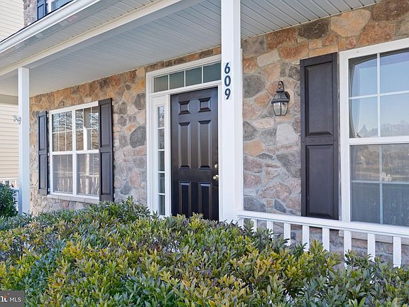 4th image of 609 Abingdon Cir