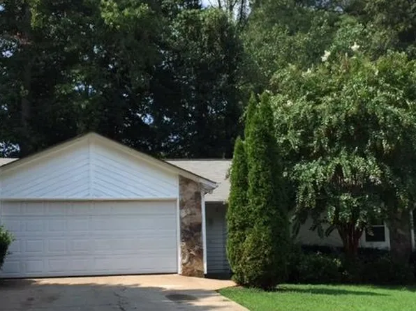 5043 Cold Springs Dr NW, Lilburn, GA 30047