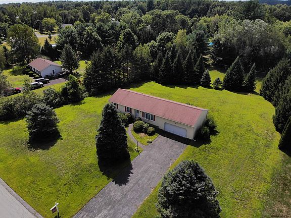 2nd image of 10 Loriann Dr