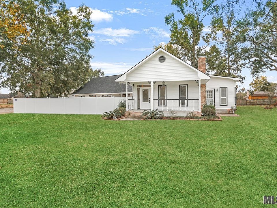 1st image of 40351 Woodland Ave