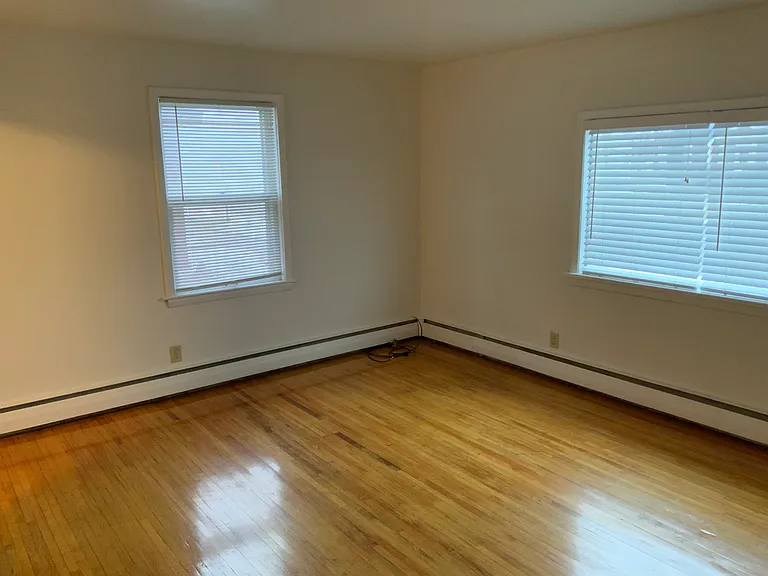 1006 Broadway St — Photo 86