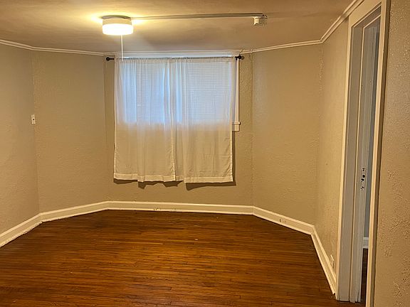 5th image of 3325 W 61st Pl #B1