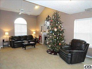 4th image of 2066 Thomas Dr