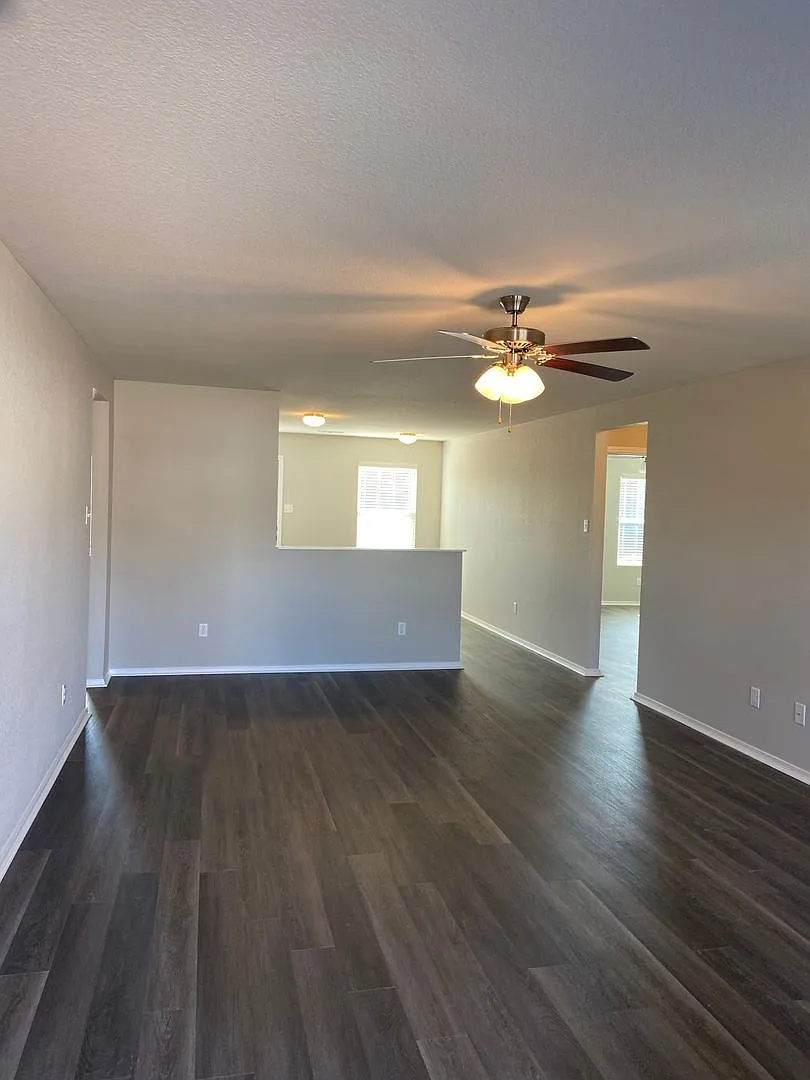 Space to Live, Room to Thrive 4-Bedroom, 2-Bath Home in Conrad Court! — Photo 4