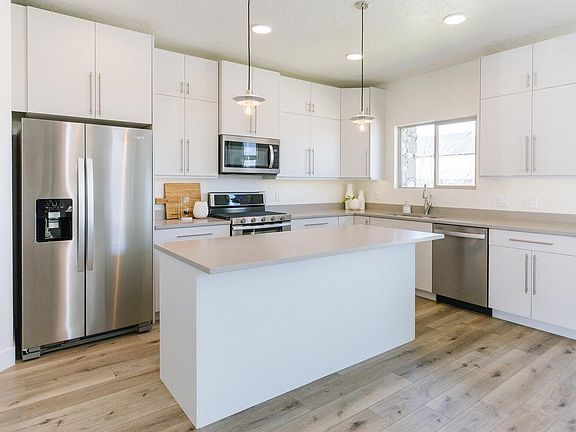 4th image of 176 W Autumn Ln