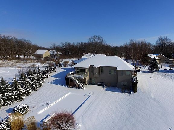 3rd image of 19387 Sweetbriar Ct