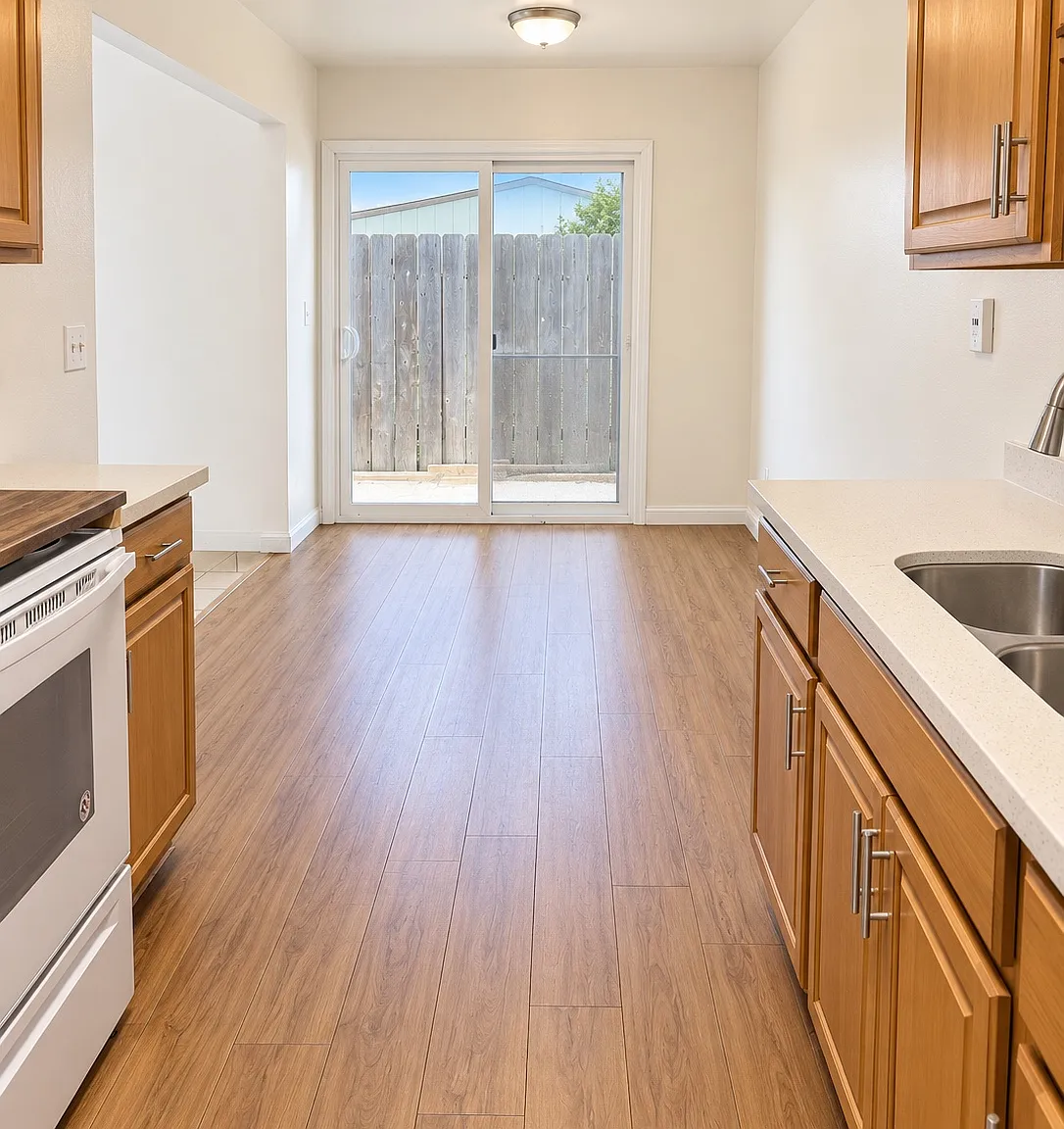 3 bed, 1250 sqft, $2,200 — Photo 3
