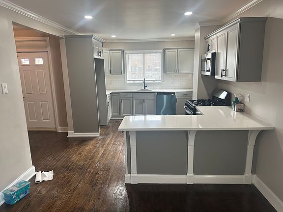 3rd image of 100 Driveway