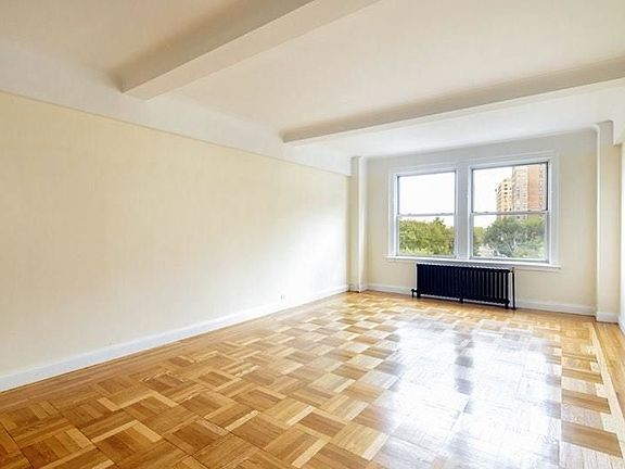 3rd image of 330 W 72nd St APT 6A