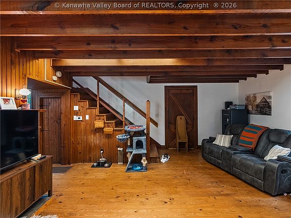 5th image of 353 Rockaway Rd
