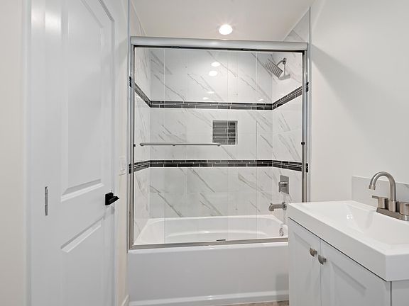 5th image of 707 E Orange Grove Ave #5A