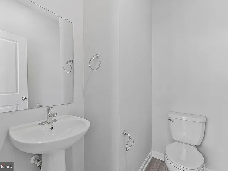 9670 Swallowtail Ln — Photo 36