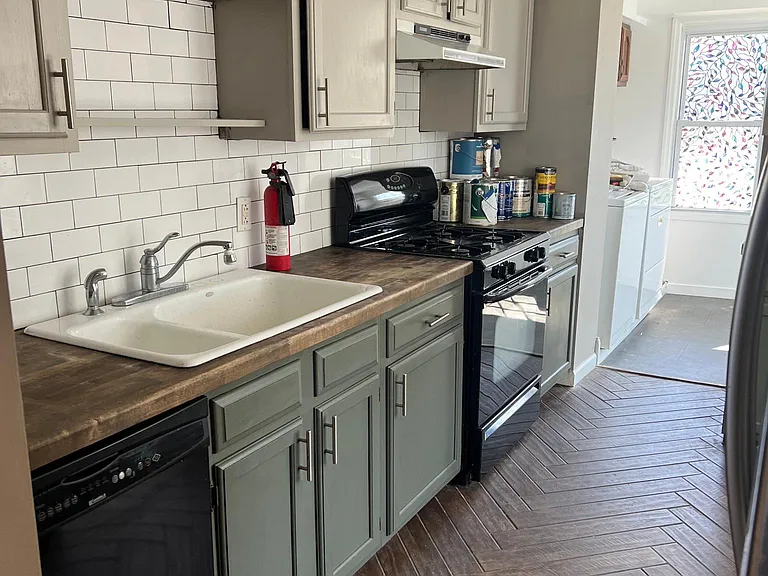1320 N New St — Photo 2
