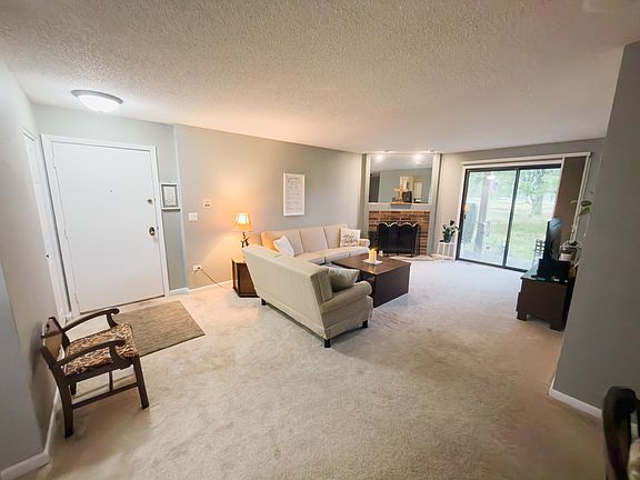5th image of 544 Elizabeth Dr Unit 544