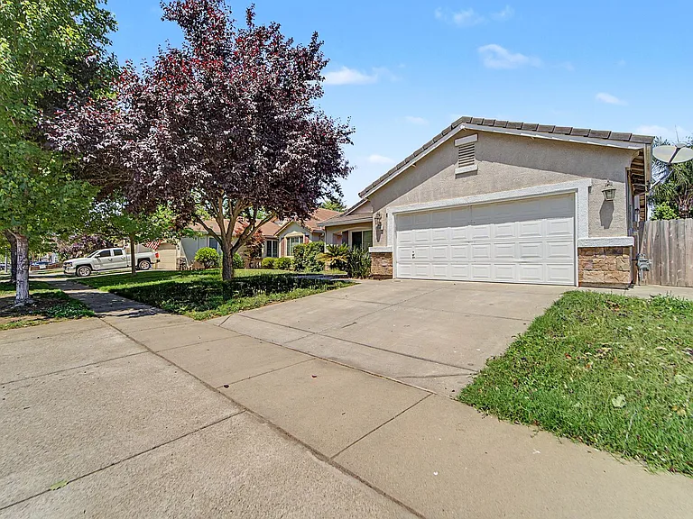 199 Mississippi Dr — Photo 2