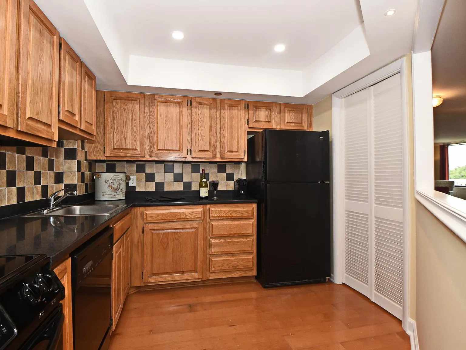 2 bed, 1189 sqft, $2,300 — Photo 4