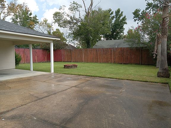 3rd image of 18404 White Oak Dr