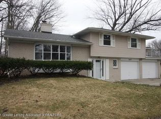 3219 Christine Dr, Lansing, MI 48911