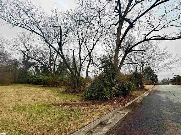 3rd image of Hickory St