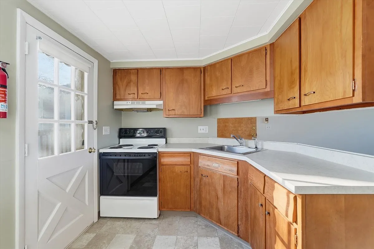 2 bed, $1,650 — Photo 2
