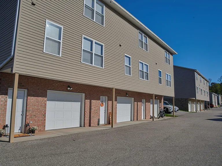 Hidden Brook Apartments — Photo 18